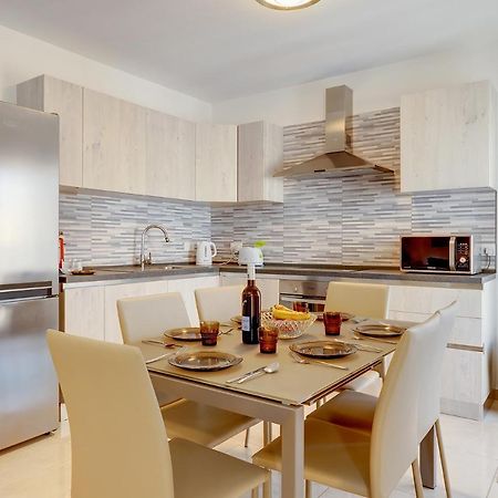 Stylish Bright And Airy Apart In Central Bugibba San Pawl il-Baħar Extérieur photo