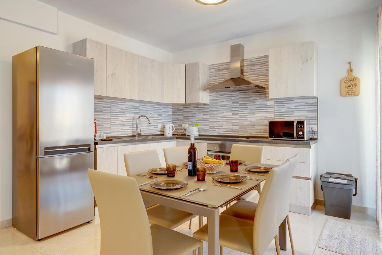 Stylish Bright And Airy Apart In Central Bugibba San Pawl il-Baħar Extérieur photo